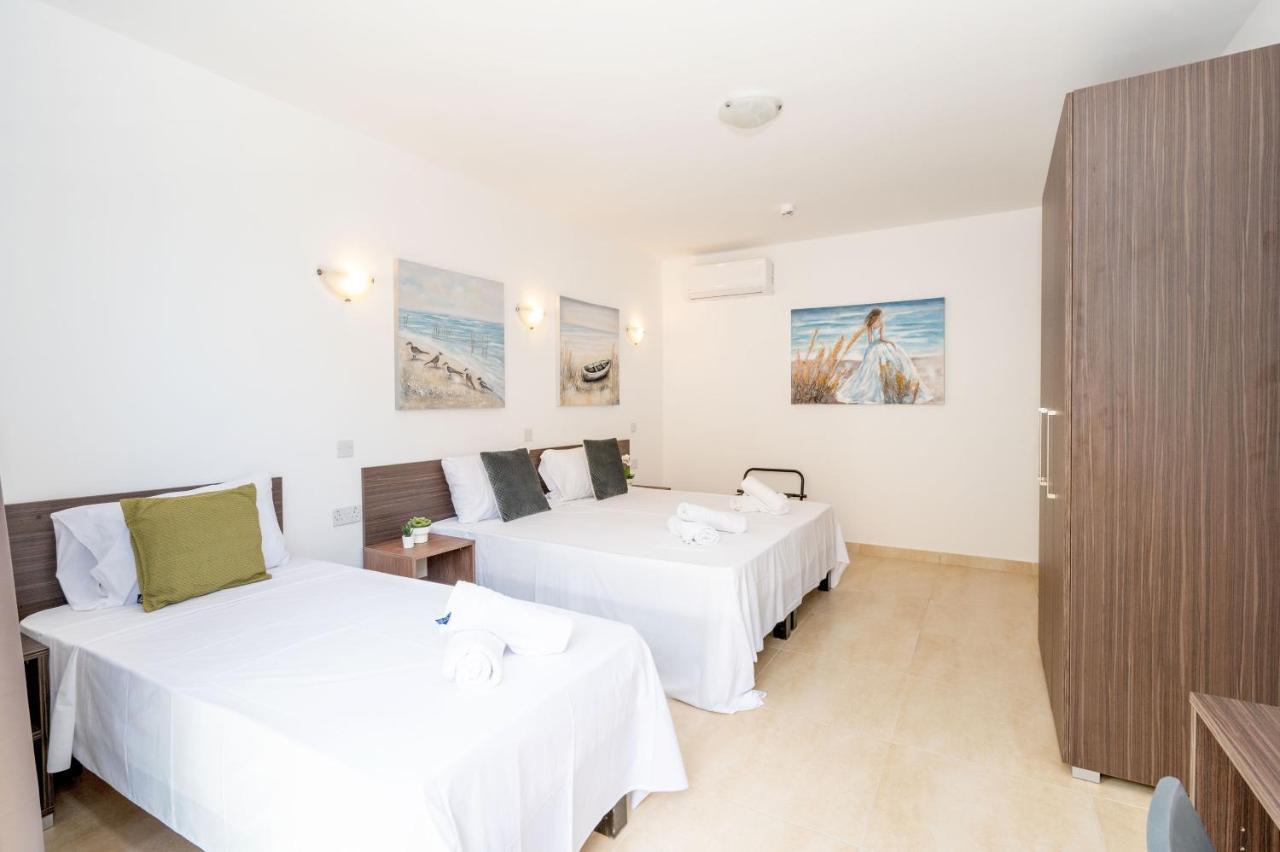 Islet Promenade Seafront 1 Bedroom Apartment With Sea View Balcony By Getawaysmalta St. Paul's Bay Esterno foto