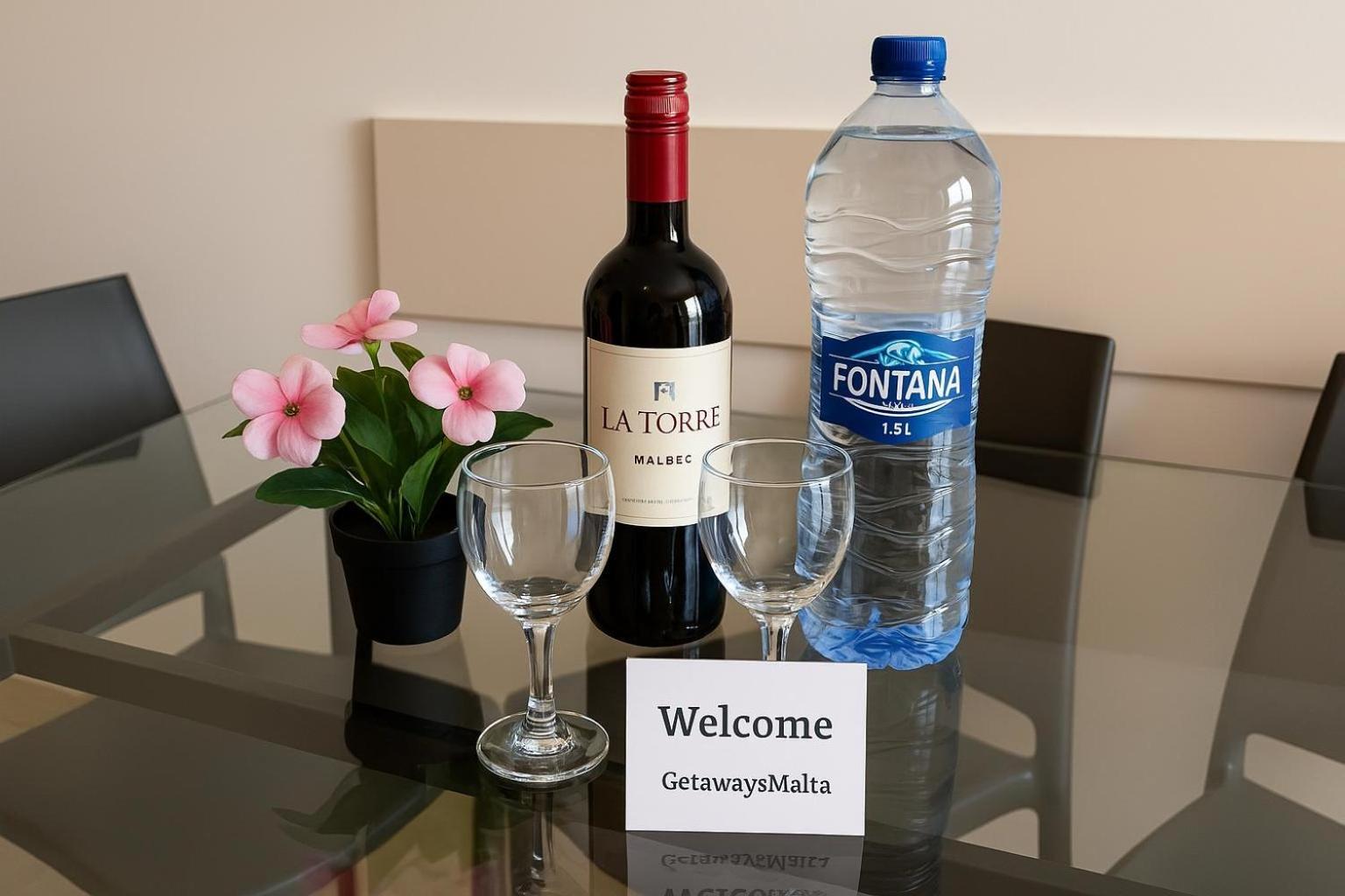 Islet Promenade Seafront 1 Bedroom Apartment With Sea View Balcony By Getawaysmalta St. Paul's Bay Esterno foto